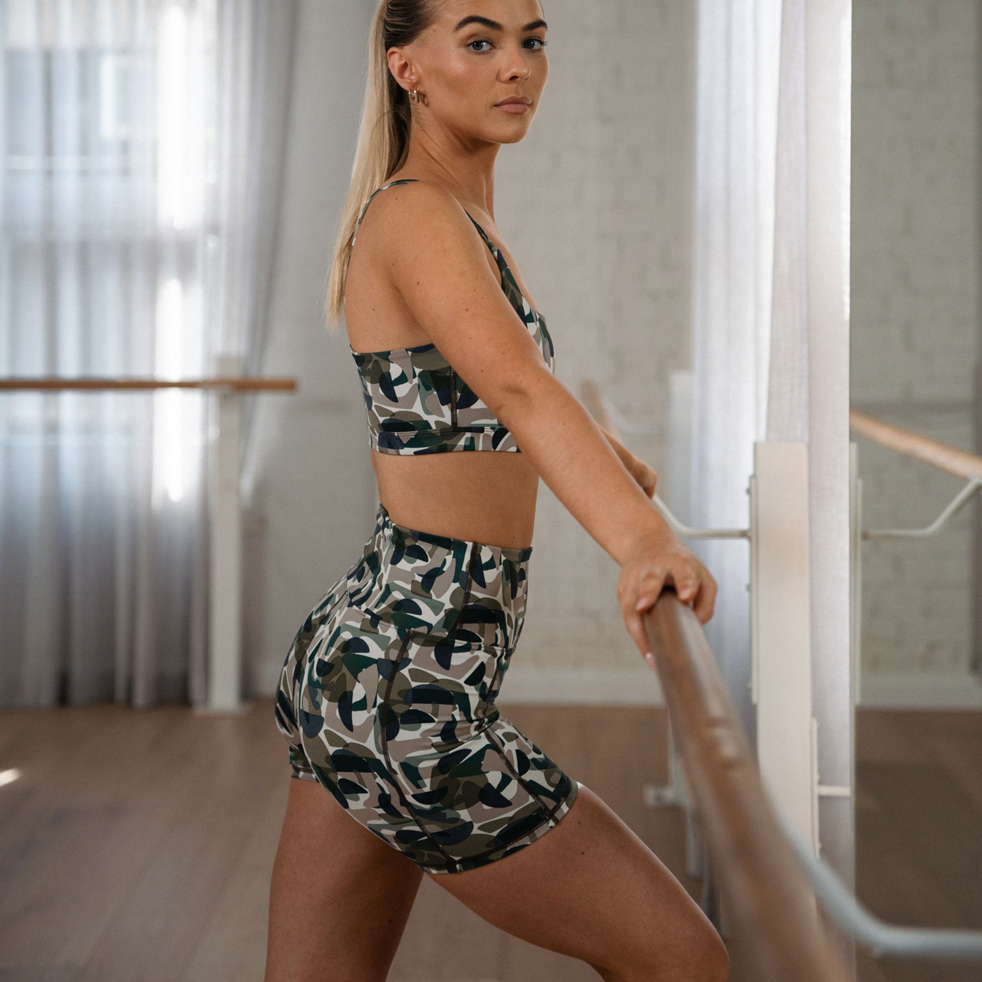 DINAMICA HIGH-RISE SHORTS 5" CAMO